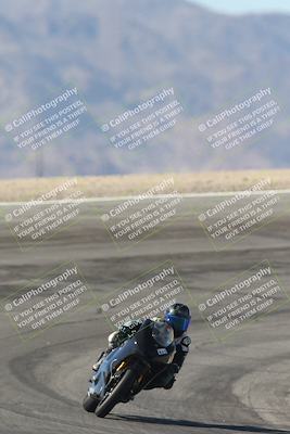 media/Oct-30-2025-Racers Edge (Thu) [[dabbdaf680]]/3-B Group/Session 2 (Bowl Exit)/